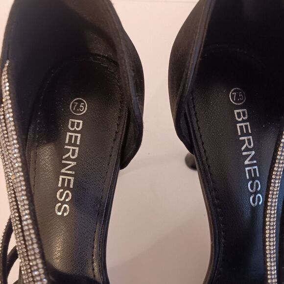 Berness Black Satiny Pointed Toe 2.5" Pumps with Rhinestone Cross Strap size 7.5 - Picture 7 of 8